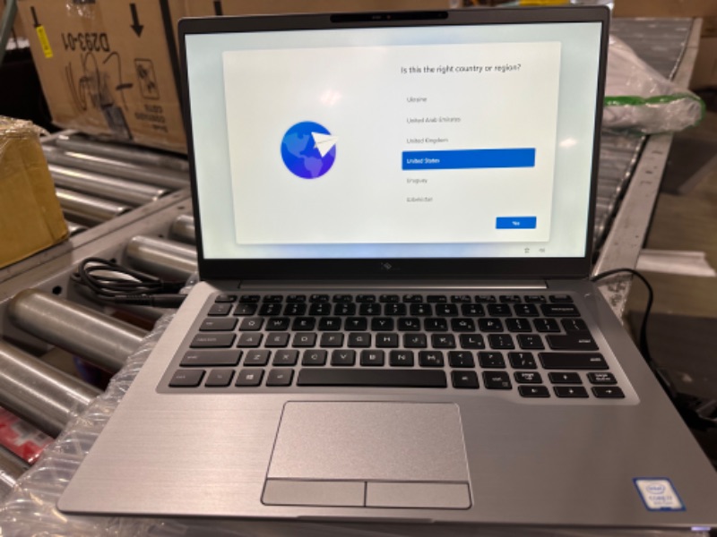 Photo 3 of Dell Latitude 7400 Laptop, 14.0 inches FHD (1920 x 1080) Touchscreen, Intel Core 8th Gen i7-8665U, 16GB RAM, 256GB SSD, Windows 11 Pro(Renewed)
