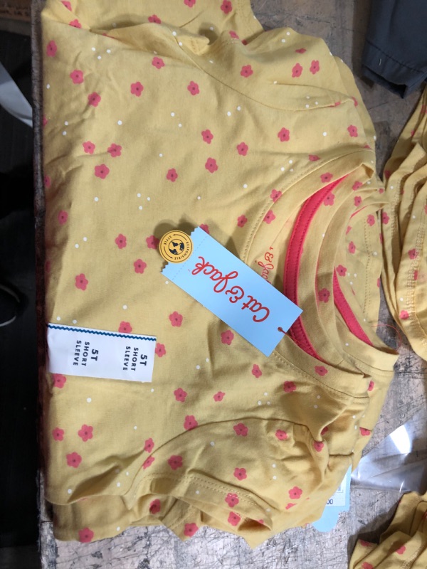 Photo 1 of Bundle of Toddlers Short Sleeve, Light Mustard, size 5T (4)