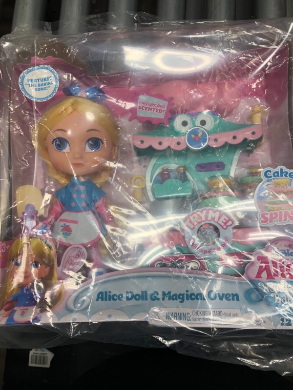 Photo 2 of Disney Junior Alices Wonderland Bakery Alice  Ultimate Oven Set