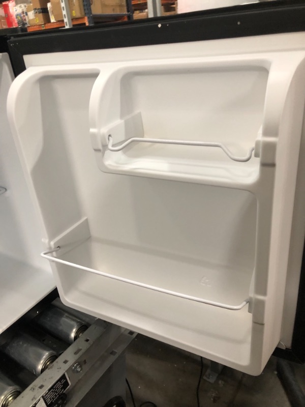 Photo 5 of Walsh WSR17S5 Compact Refrigerator