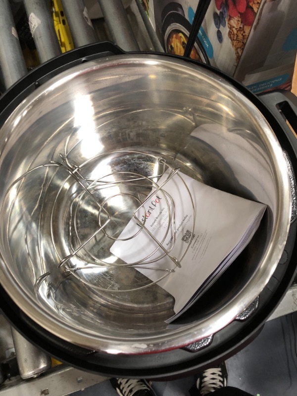 Photo 3 of 8 qt. Stainless Steel Duo Electric Pressure Cooker