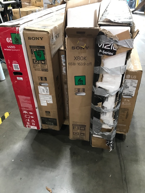 Photo 3 of MIXED BUNDLE OF DAMAGED TVS MIXED SIZES**6 UNITS**NON REFUNDABLE**