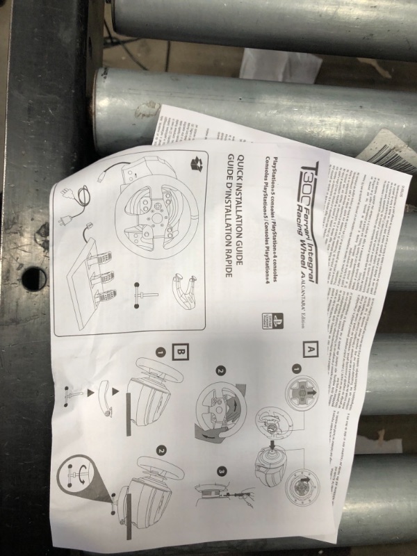 Photo 5 of Thrustmaster T300 Ferrari Integral RW Alcantara Edition (PS4, PC)

