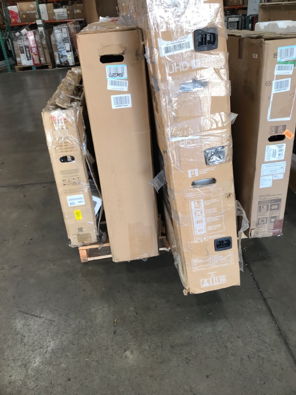 Photo 3 of MIXED PALLET OF DAMAGED TVS AND MONITORS**5 UNITS**NO REFUNDS**