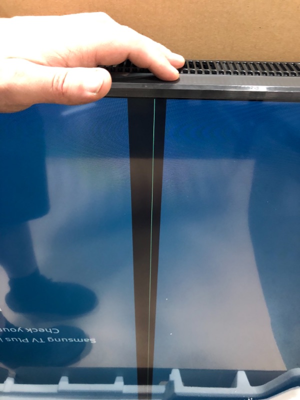Photo 1 of DAMAGED SCREEN
Samsung 75-inch TU-7000 Series Class Smart TV | Crystal UHD - 4K HDR - with Alexa Built-in | UN75TU7000FXZA, 2020 Model
