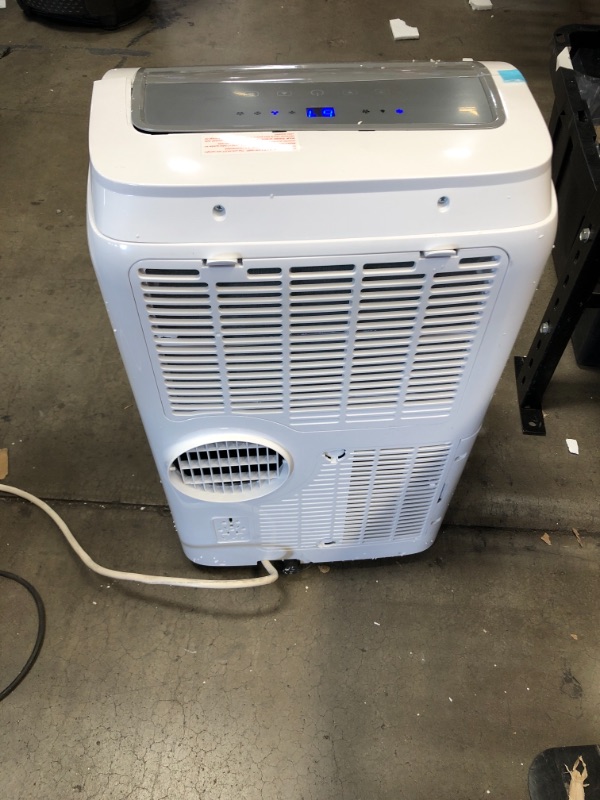 Photo 6 of **MINOR DAMAGE** BLACK+DECKER 6,500 BTU DOE (12,000 BTU ASHRAE) Portable Air Conditioner with Remote Control, White