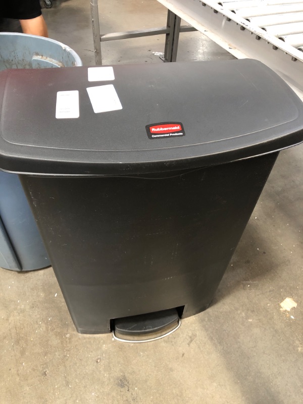 Photo 2 of (DENTED SCRATCHES) Rubbermaid Commercial Products Streamline Slim Step-On Plastic Trash Garbage Can, 18 Gallon, Black
