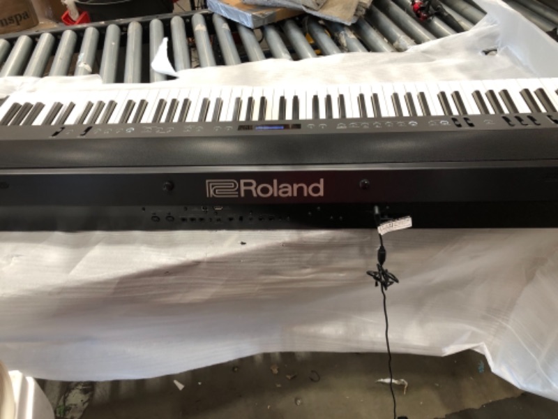 Photo 4 of ROLAND FP-90X Portable Digital Piano with Premium Features and Built-in Powerful Amplifier and Stereo Speakers (FP-90X-BK)
