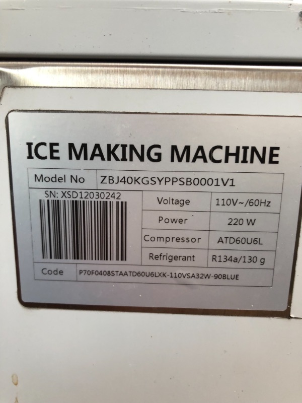 Photo 8 of VEVOR
80 - 90 lb. / 24 H Commercial Ice Maker with 33 lb. Storage Bin Freestanding Ice Machine in Silver