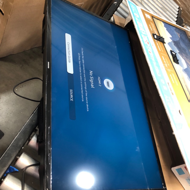 Photo 4 of SAMSUNG 40-inch Class LED Smart FHD TV 1080P (UN40N5200AFXZA, 2019 Model)
