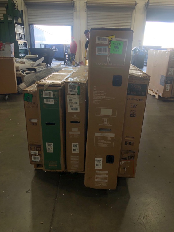 Photo 4 of PALLET OF ASSORTED DAMAGED TVS NO RETURNS NONREFUNDABLE
