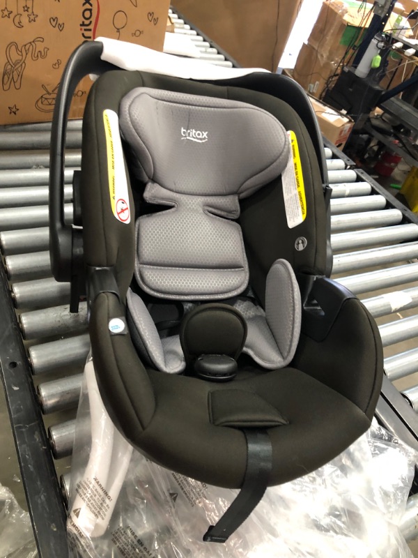 Photo 5 of Britax B-Lively and B-Safe Gen2 Travel System, Eclipse Black SafeWash
