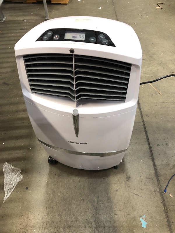 Photo 2 of (MISSING REMOTE/COOL PACKS; BROKEN WHEEL) Honeywell 806 CFM Indoor Portable Evaporative Air Cooler, Fan & Humidifier with Ice Compartment & Remote, Gray, CL30XCWW
