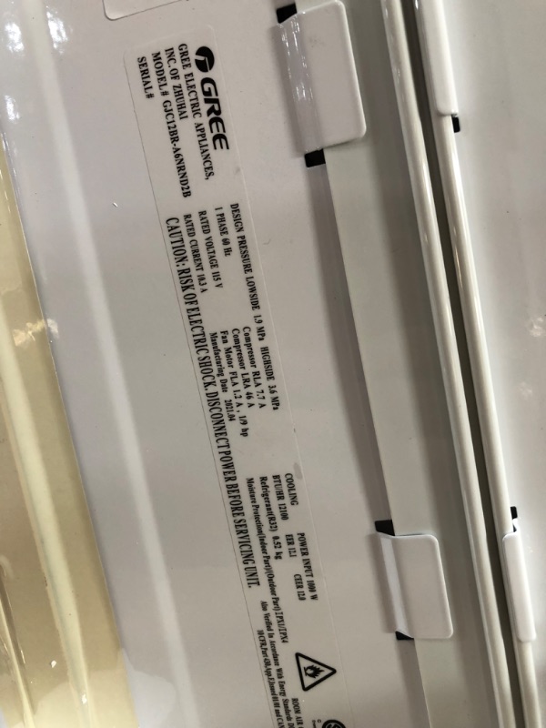 Photo 2 of (DAMAGED)Energy Star 18,000 BTU 230-Volt Window Air Conditioner with Electronic Controls and Remote
**BUTTON PAD IS DAMAGED, STILL FUNCTIONAL**