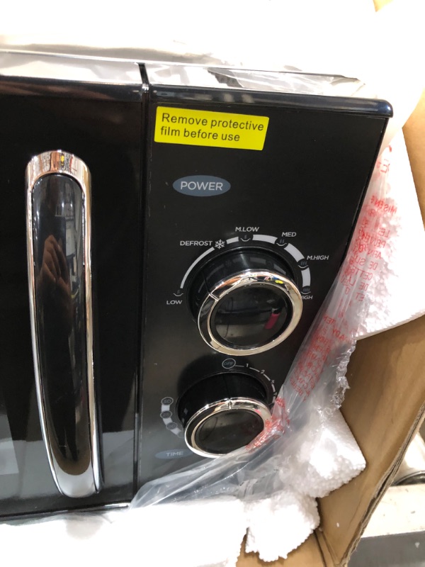 Photo 3 of *nonfunctional* Commercial Chef CHMH900B6C 0.9 Cubic Foot Countertop Microwave, Compact, Rotary