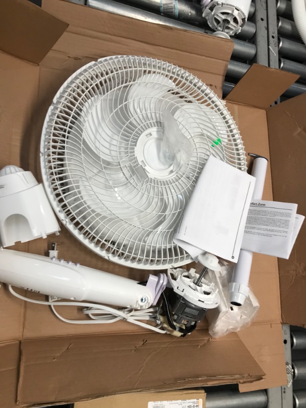 Photo 5 of Comfort Zone 18" Power Curve Oscillating Stand Fan White


