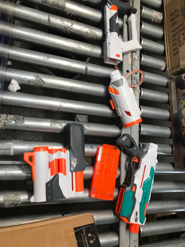 Photo 2 of **incomplete** Nerf Modulus Tri-Strike
