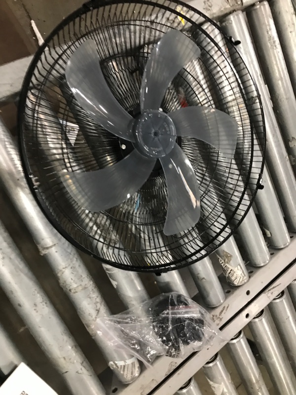 Photo 1 of Comfort Zone 16" Pedestal Fan Oscillating Black

