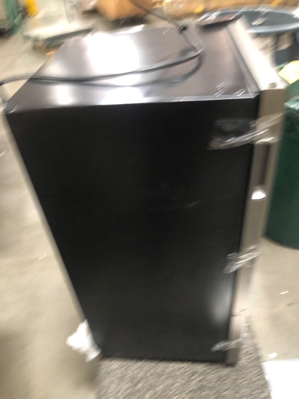 Photo 2 of ***PARTS ONLY*** COMFEE' CRV127S3AST Beverage Cooler,