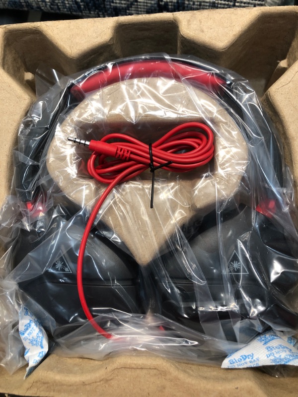 Photo 1 of Turtle Beach Recon 70 Gaming Headset for Nintendo Switch, Xbox Series X, Xbox Series S, Xbox One, PS5, PS4, PlayStation, Mobile, & PC with 3.5mm - Flip-to-Mute Mic, 40mm Speakers - Black
