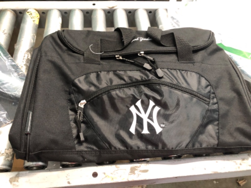 Photo 3 of MLB New York Yankees Roadblock Duffle