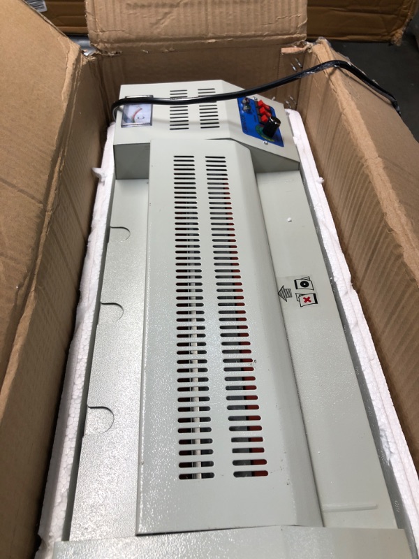 Photo 2 of VEVOR Lamination Machine 12.6" Thermal Laminator Machine 4 Rollers System Portable Laminating Machine for Home School or Small Office Suitable for Use with Photos, Handouts or Other Laminating Needs
