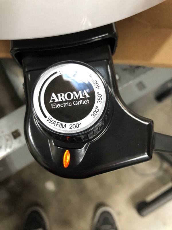 Photo 1 of Aroma Housewares ASP-137 Grillet 3Qt. 3-in-1 Cool-Touch Electric Indoor Grill Portable, Dishwasher Safe, 3-Quart, White
