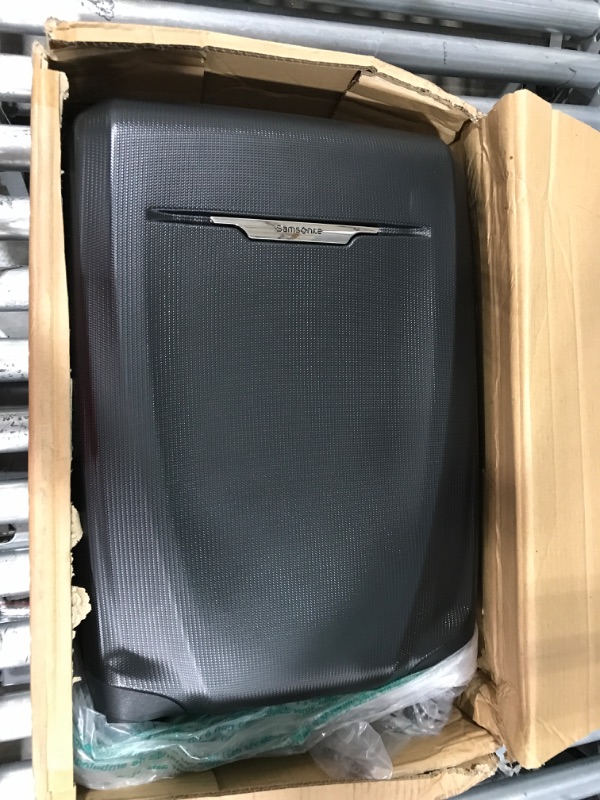 Photo 2 of Samsonite Winfield 3 DLX Hardside Spinner 56/20 (Black)