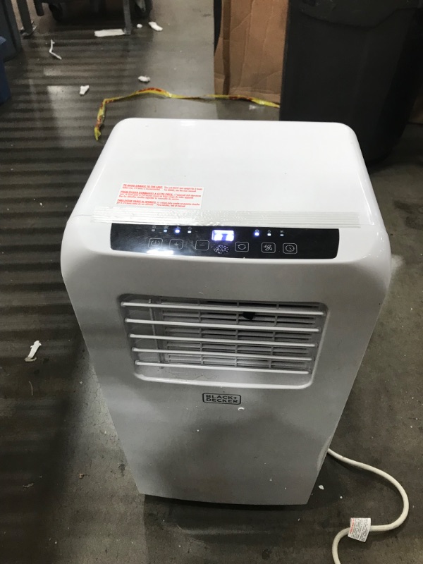 Photo 2 of (DAMAGE)Black+Decker 10000 Btu Portable Air Conditioner With Remote Control White
**DAMAGED COMPONENT**