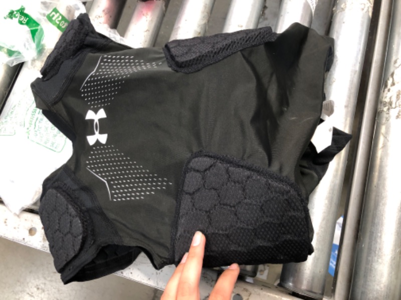 Photo 1 of under armour youth practice padded top YS