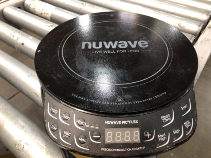 Photo 2 of **TESTED** NUWAVE Flex Precision Induction Cooktop, Portable, Large 6.5” Heating Coil, Temperature from 100F to 500F, 3 Wattage Settings 600, 900, and 1300w
