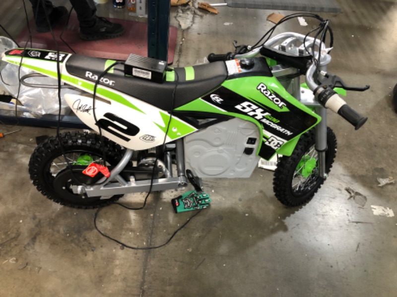 Photo 4 of **NOT FUNCTIONAL PARTS ONLY!! Razor Dirt Rocket SX500 McGrath Electric Motocross Bike - FFP
