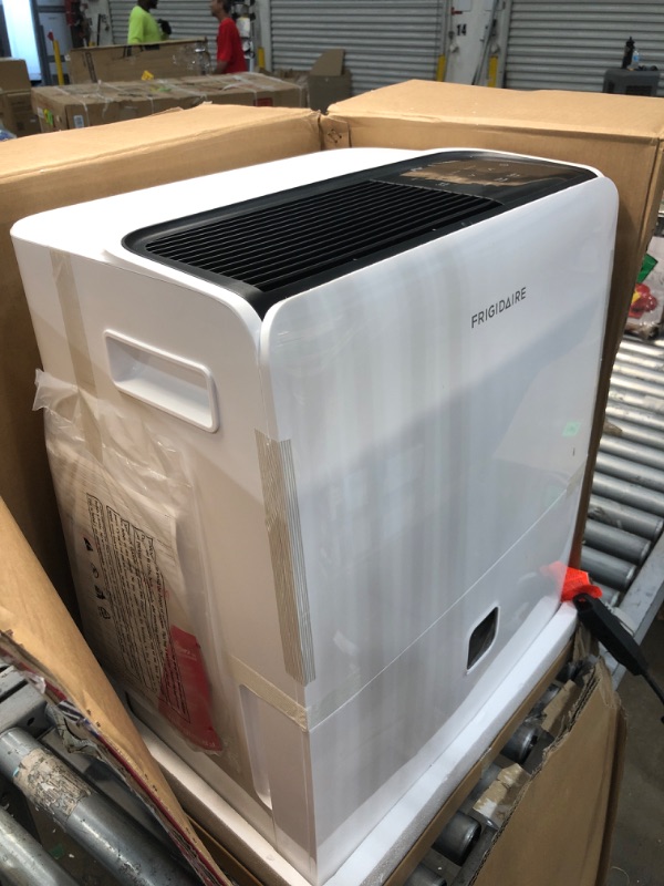 Photo 3 of Frigidaire High Humidity 60 Pint Capacity Dehumidifier

