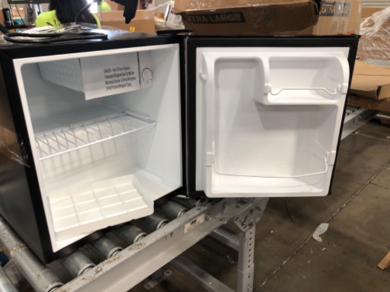 Photo 4 of ***PARTS ONLY*** Walsh WSR17S5 Compact Refrigerator, 1.7 Cu.Ft Single Door Fridge, Adjustable Mechanical Thermostat with Chiller, Reversible Doors, Stainless Steel Look
