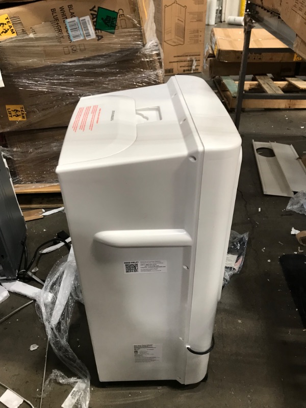 Photo 2 of ***LEAKS*** Honeywell 700 CFM Portable Indoor Evaporative Cooler, Humidifier, and Fan, Swamp Cooler for Rooms Up to 430 Square Feet, CL202PEU
