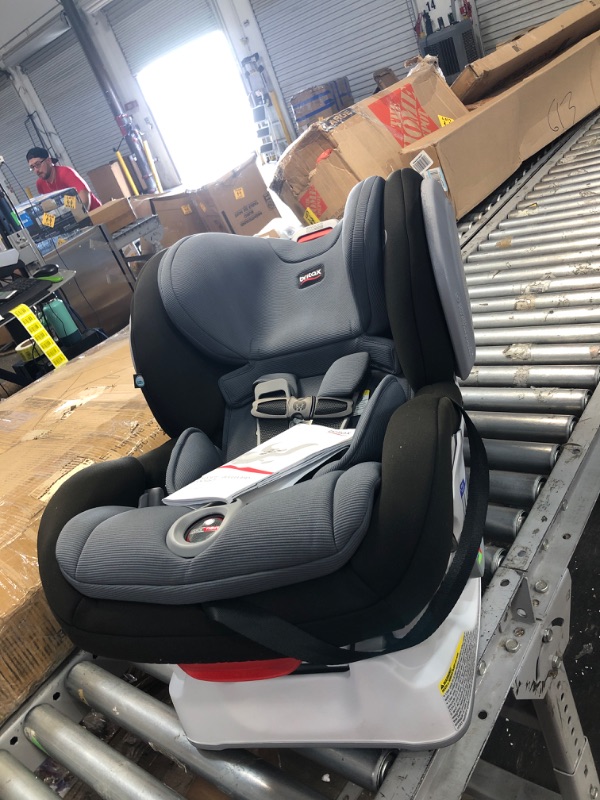 Photo 2 of Britax Advocate ClickTight Convertible Car Seat 3 Layer Impact Protection - Rear and Forward Facing - 5 to 65 Pounds