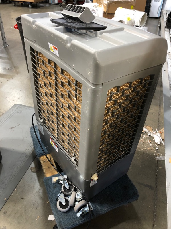 Photo 3 of USED: Hessaire 2,200 CFM 2-Speed Portable Evaporative Cooler, Gray ?24"D x 16"W x 38"H
