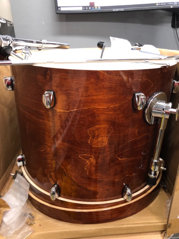 Photo 5 of **incomplete**box 2 of 2 only**
Gretsch Drums Catalina Maple CM1-E605-WG 5-Piece Drum Shell Pack, Walnut Glaze
