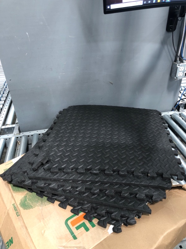 Photo 1 of 6 Pcs of Floor Mat Black 25" 