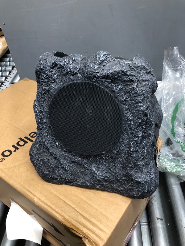 Photo 3 of ***ONE ONLY***
Innovative Technology Outdoor Rock Speaker
