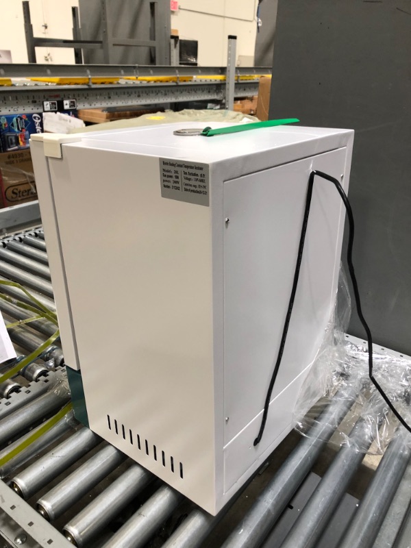 Photo 6 of VEVOR Lab Incubator 20L Bacteria Incubator RT-65? Scientific Digital Incubator PID Temperature Control Microbiological Laboratory Incubator for Bacterial Culture Seed Germination Medical Science (TESTED AND FUNCTIONS. SIGNS OF USE).