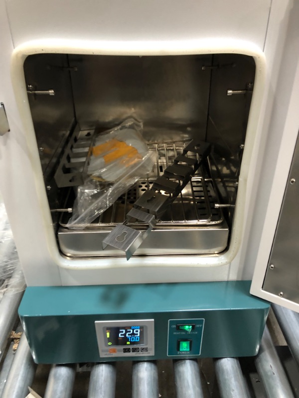 Photo 4 of VEVOR Lab Incubator 20L Bacteria Incubator RT-65? Scientific Digital Incubator PID Temperature Control Microbiological Laboratory Incubator for Bacterial Culture Seed Germination Medical Science (TESTED AND FUNCTIONS. SIGNS OF USE).