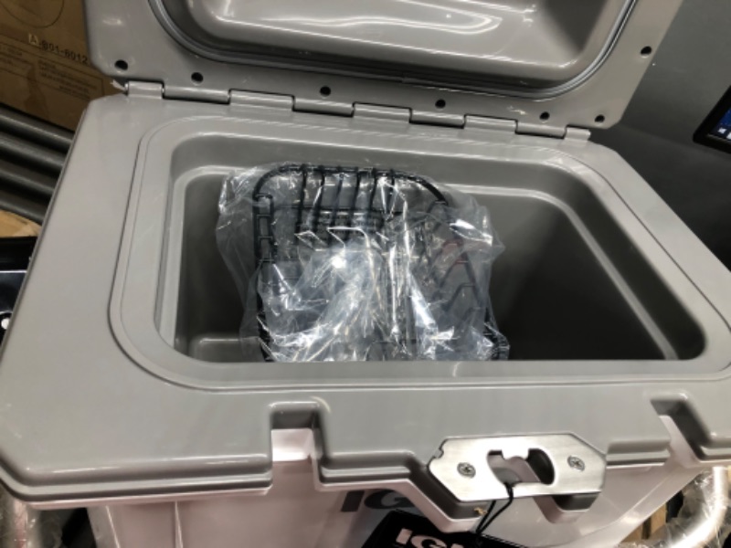 Photo 4 of **Cracked**Igloo IMX 24 Quart Lockable Insulated Ice Chest Roto-Molded Cooler with Carry Handle