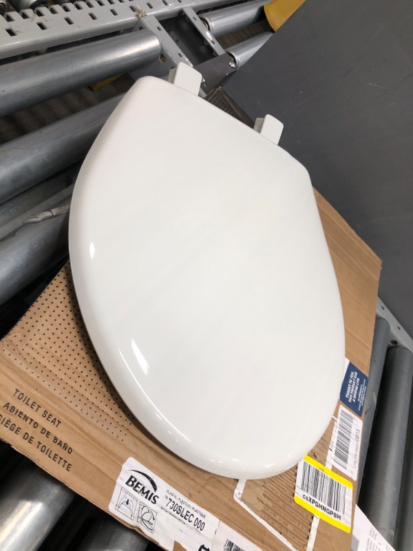Photo 2 of ***INCOMPLETE*** BEMIS 730SLEC 000 Toilet Seat will Slow Close and Removes Easy for Cleaning, ROUND, Plastic, White
