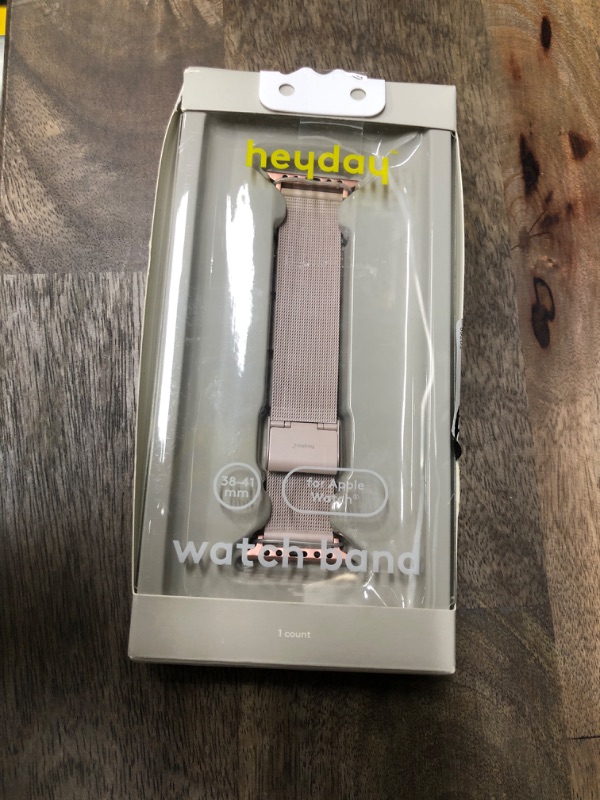 Photo 2 of heyday Apple Watch Metal Mesh - Ballet Pink 38mm-40mm