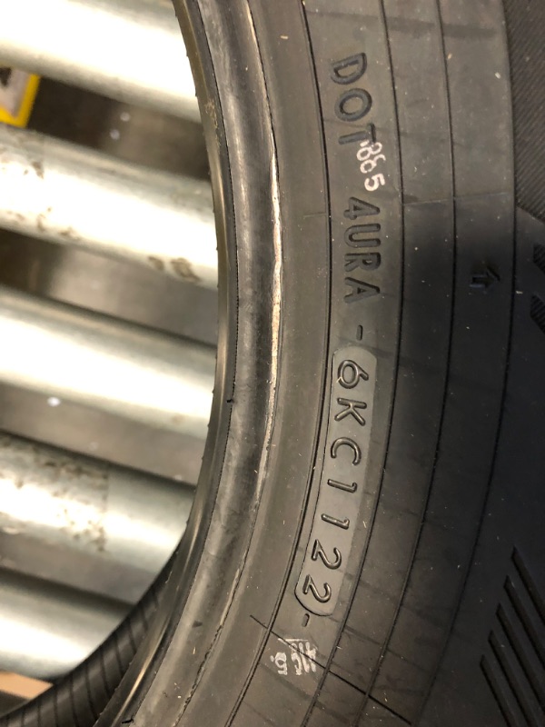 Photo 4 of 2 TIRES
Yokohama Geolandar CV G058 215/70R17 101H BSW
