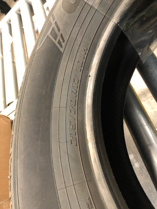 Photo 7 of 2 TIRES
Yokohama Geolandar CV G058 215/70R17 101H BSW
