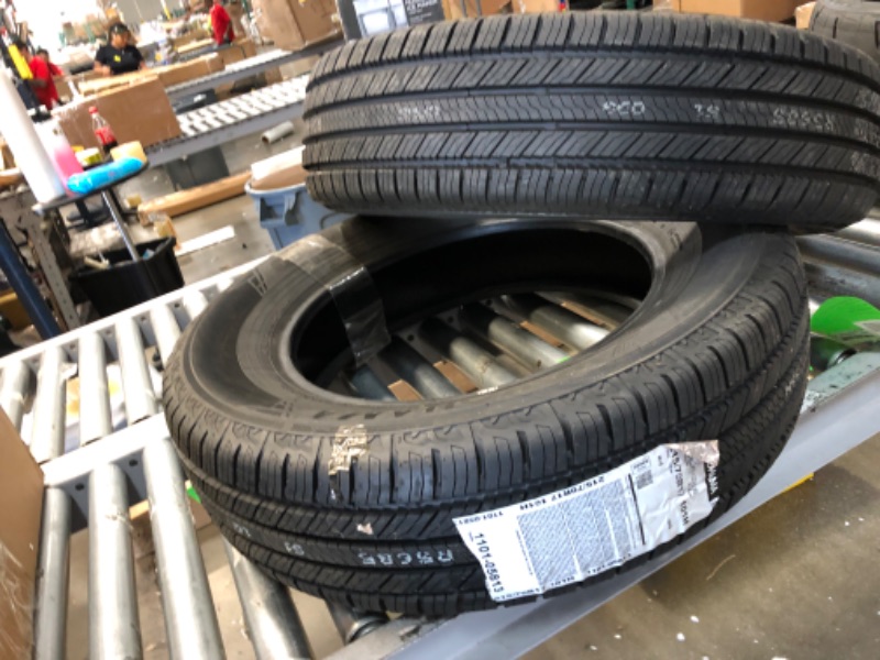 Photo 1 of 2 TIRES
Yokohama Geolandar CV G058 215/70R17 101H BSW
