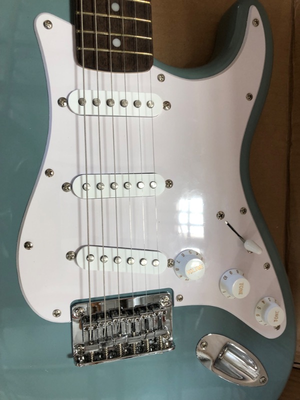 Photo 2 of Squier by Fender Bullet Stratocaster - Hard Tail - Laurel Fingerboard - Sonic Gray
