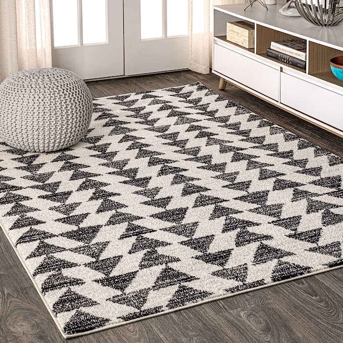 Photo 1 of 
JONATHAN Y MOH206A-4 Aisha Moroccan Triangle Geometric Indoor Farmhouse Area-Rug Bohemian Minimalistic Easy-Cleaning Bedroom Kitchen Living Room Non Shedding, 4 X 6, Cream,Black
